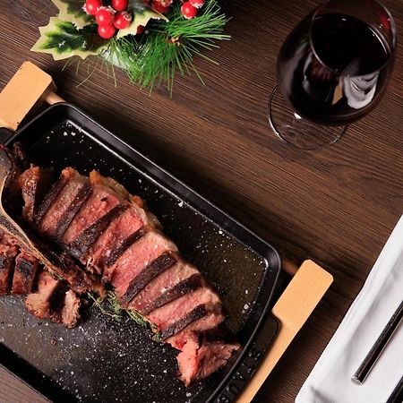 Mk Hotel Tirana Rinas Exteriér fotografie A steak
