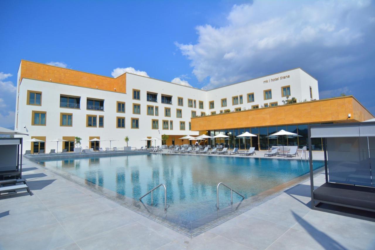 Mk Hotel Tirana Rinas Exteriér fotografie The hotel's swimming pool