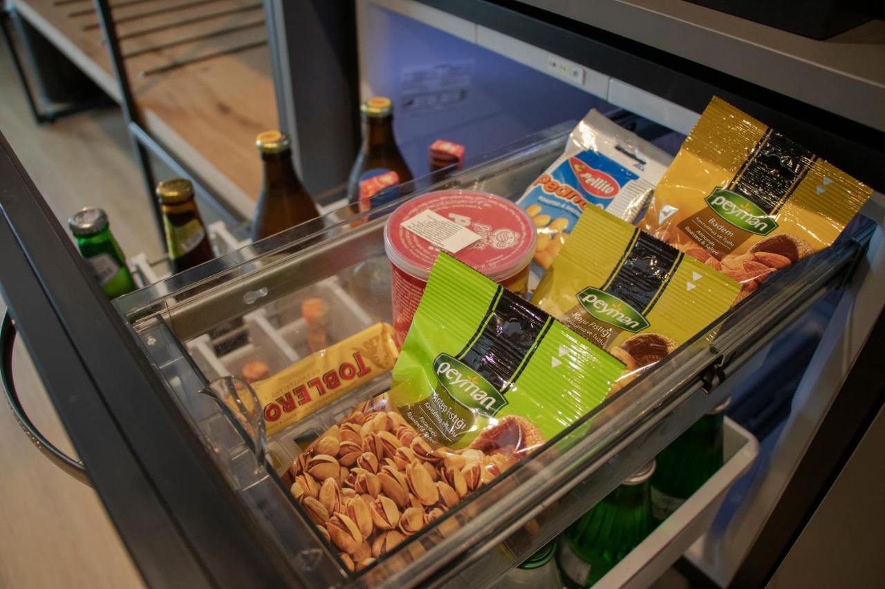 Mk Hotel Tirana Rinas Exteriér fotografie A drawer in a refrigerator