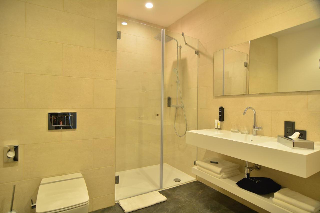 Mk Hotel Tirana Rinas Exteriér fotografie A shower enclosure