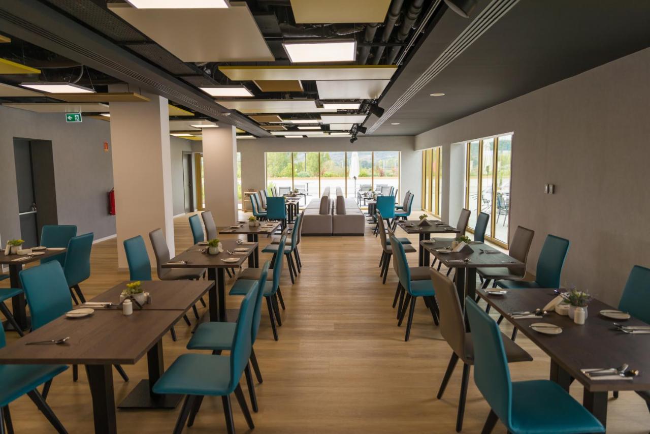 Mk Hotel Tirana Rinas Exteriér fotografie The restaurant at the new terminal