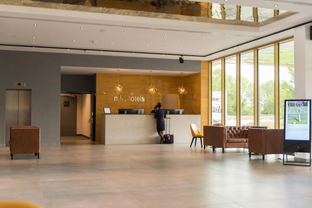 Mk Hotel Tirana Rinas Exteriér fotografie Lobby of M Hotel