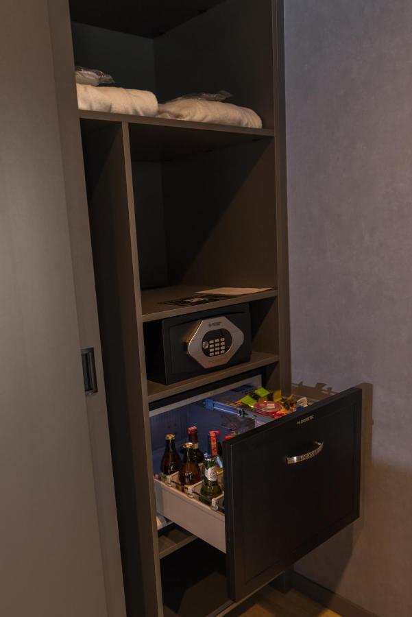 Mk Hotel Tirana Rinas Exteriér fotografie A hotel safe