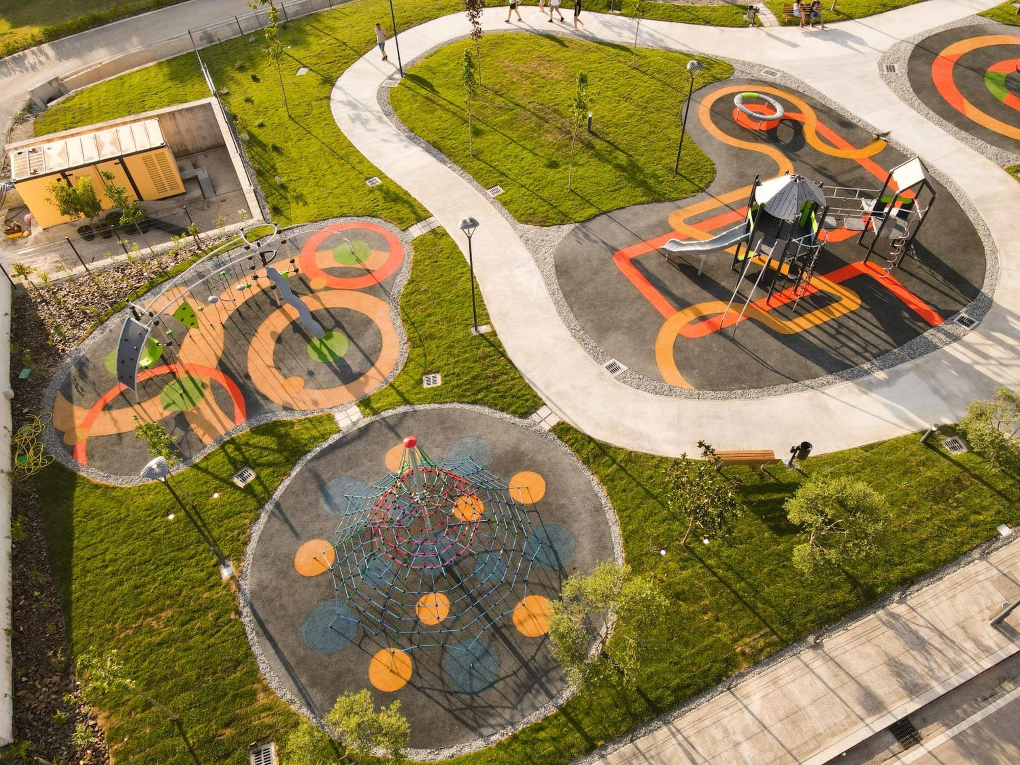 Mk Hotel Tirana Rinas Exteriér fotografie Aerial view of the park